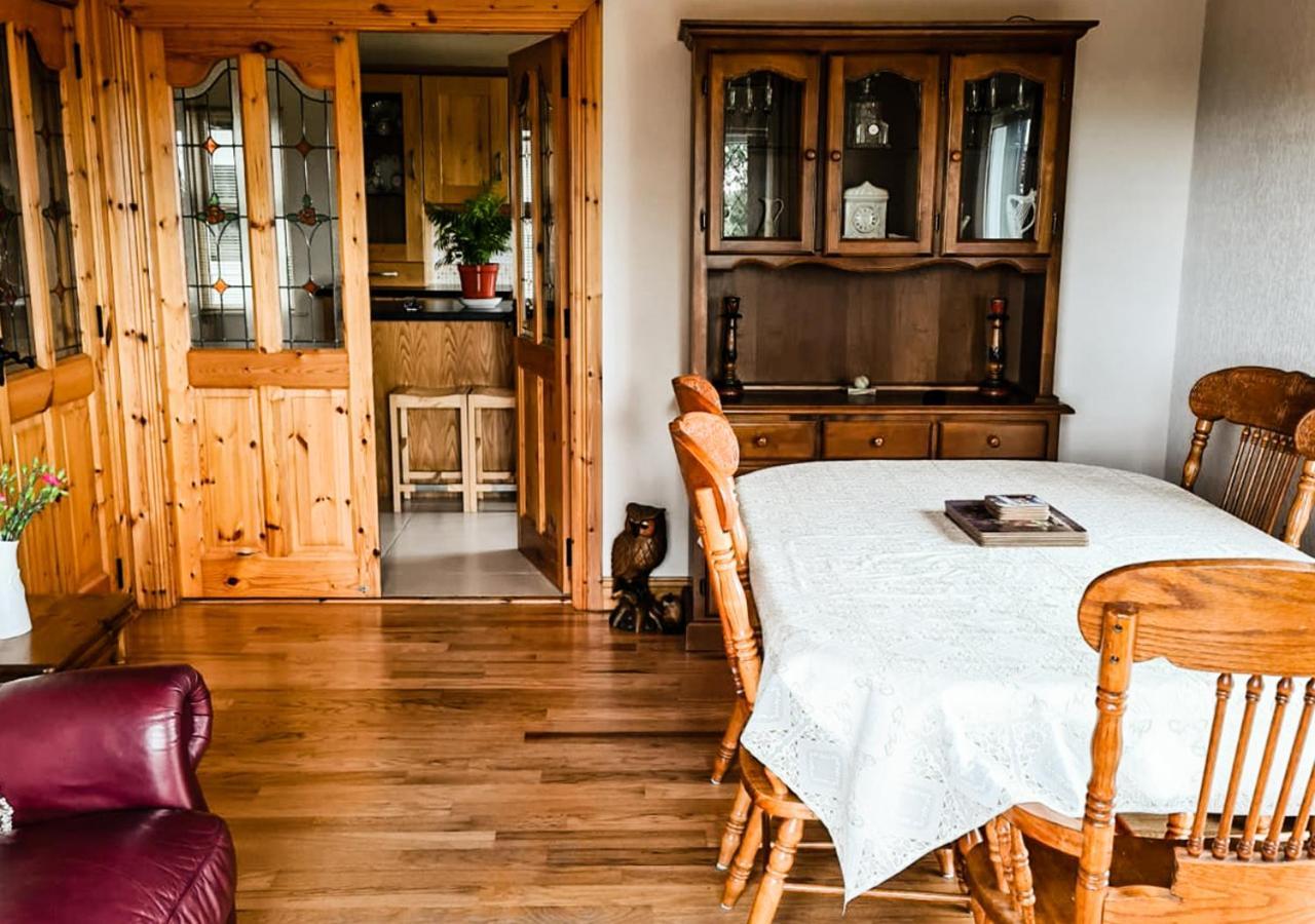 Moat Holiday Rental Lisnaskea エクステリア 写真
