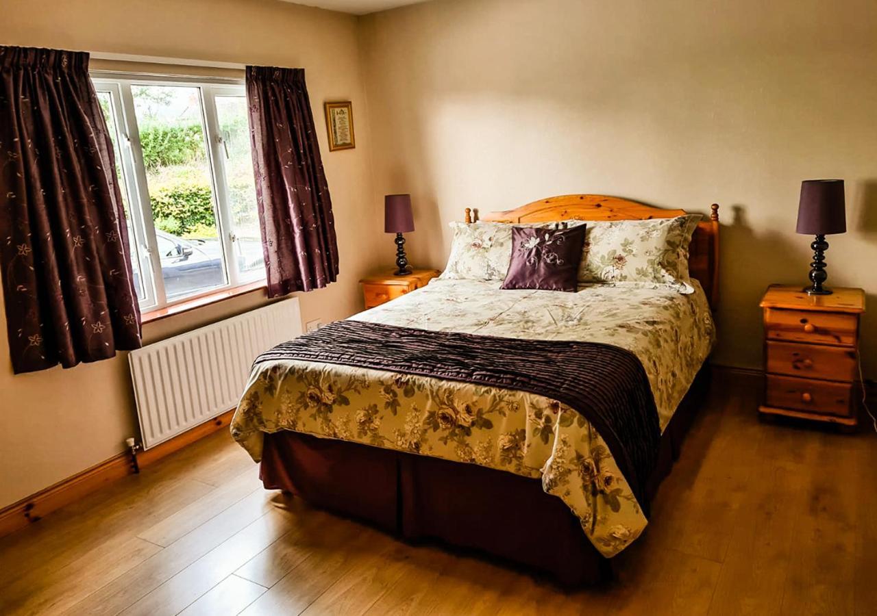 Moat Holiday Rental Lisnaskea エクステリア 写真