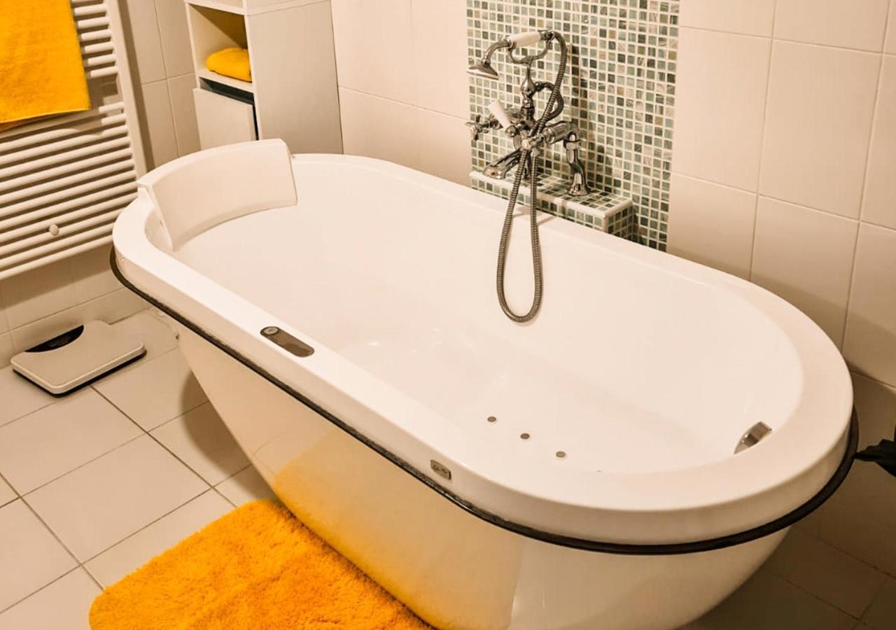 Moat Holiday Rental Lisnaskea エクステリア 写真