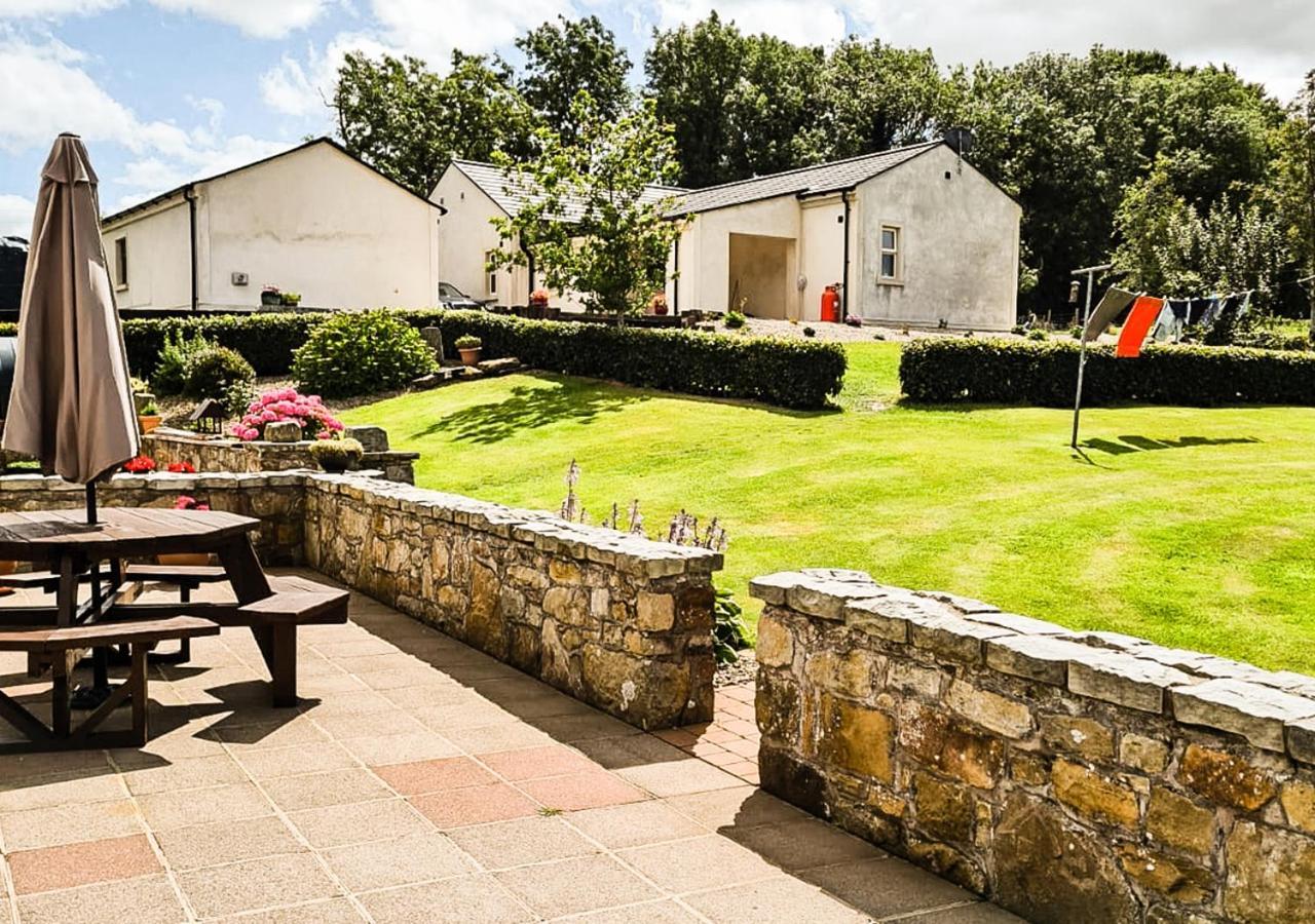 Moat Holiday Rental Lisnaskea エクステリア 写真
