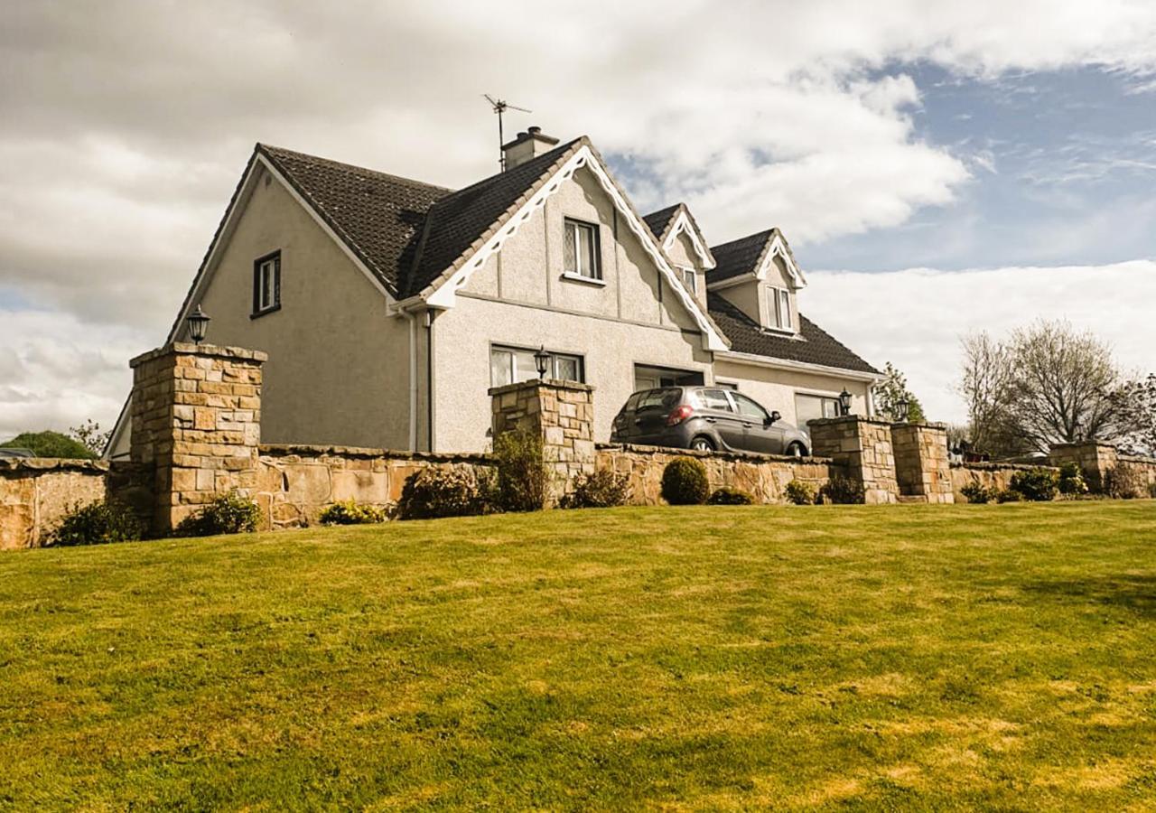 Moat Holiday Rental Lisnaskea エクステリア 写真